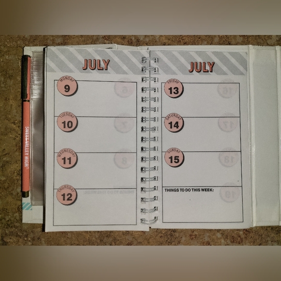 Sweet Valley High Datebook Plus 1989/1990 Address Book and Notepad Set - Picture 6 of 13